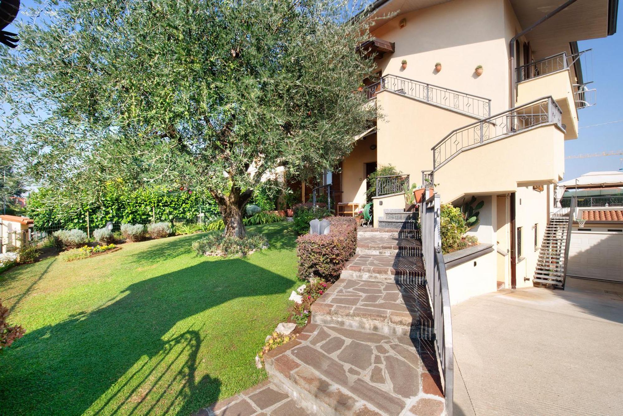 Casa Elli Villa Osio Sotto Exterior photo